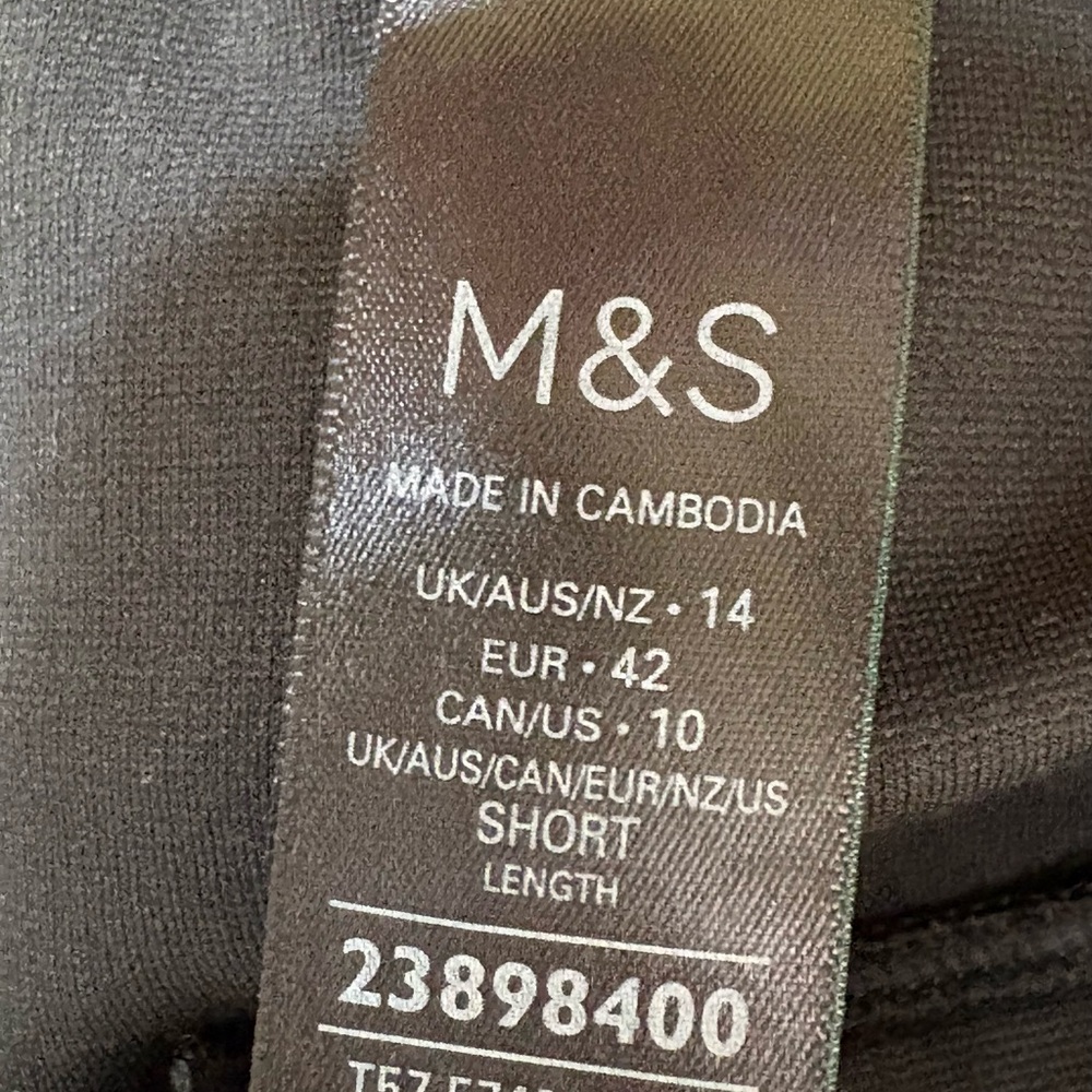 Marks & Spencer Dark Green Cargo Trousers - Women’s Size US10 Short (UK14). - Picture 4 of 5
